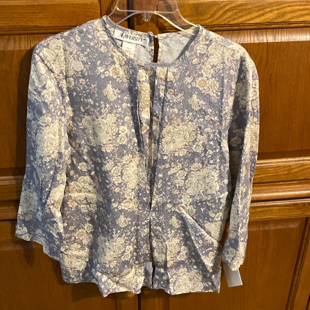Diversity Women’s Blouse. NWT. Excellent condition.